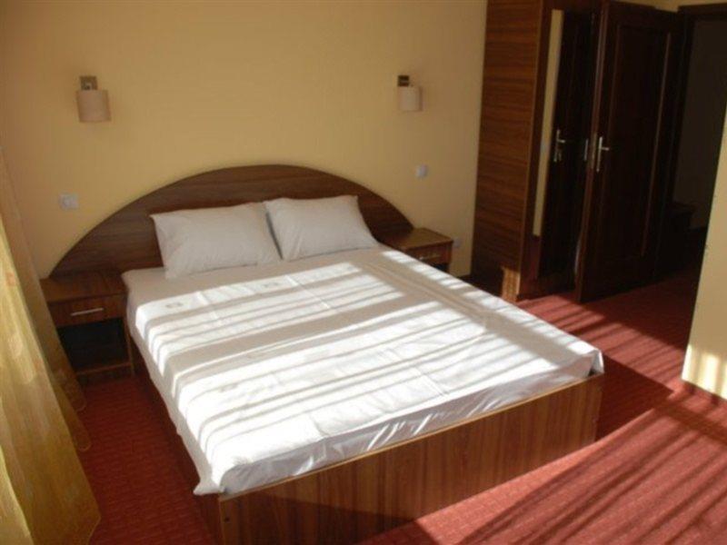 Hotel Coliseum Calafat Bagian luar foto